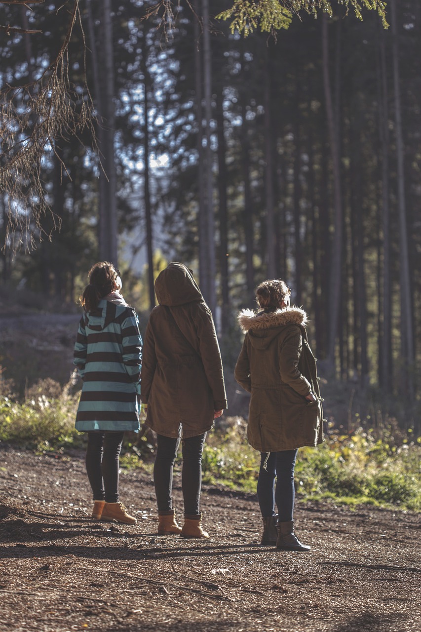 forest, trip, women-1010583.jpg